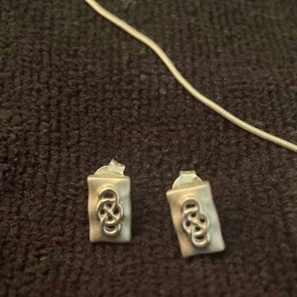 Trinity Knot Celtic Jewelry set - Picture 4 of 4